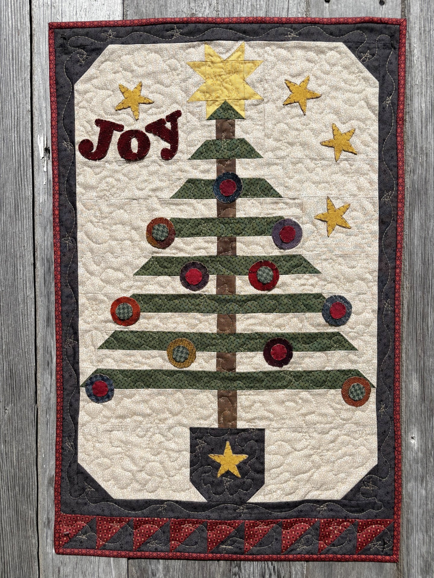 Gather 'Round the Tree Quilt Pattern - PDF