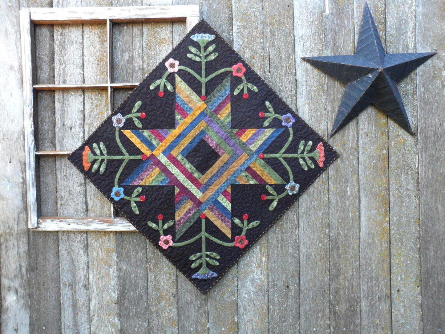 scrappy wall hanging table topper quilt pattern with applique